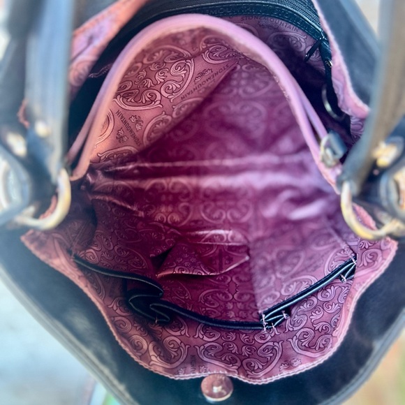 Beautiful Black Stone Mountain Pebble Leather - Picture 4 of 7